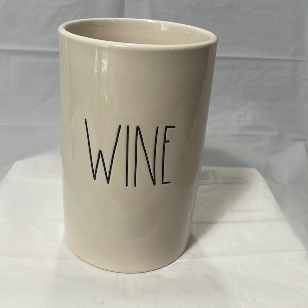 Rae Dunn Champagne/ Wine Chiller. NWOT excellent condition. No chips or cracks.
